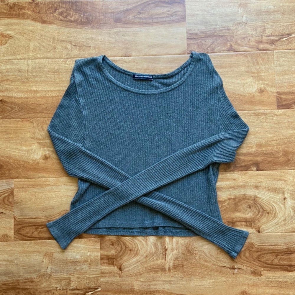 BRANDY MELVILLE LONG SLEEVE